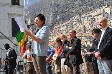 La delegata sindacale della Cisl Scuola di Brescia, Elena Ferron, interviene dal palco del Primo Maggio 2011
