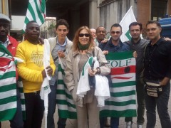 1.10.2013 presidio in regione per l'edilizia popolare