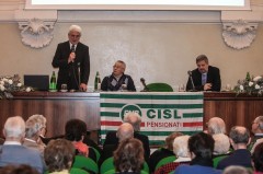 Premio Panzera 2013. Il Segretario generale della Fnp Cisl Brescia Alfonso Rossini presenta i relatori del convegno: Beppe Marchi e Padre Giacomo Costa