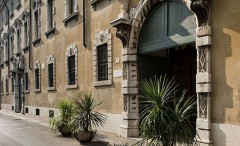 l'ingresso del centro paolo VI a brescia