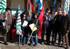 un momento del presidio nel cortile di palazzo broletto