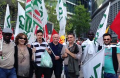 alcuni dei bresciani alla manifestazione per l'edilizia residenziale pubblica