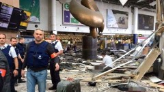 l'interno dell'aeroporto di bruxelles devastato dall'attentato terroristico