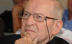 una tipica espressione di franco castrezzati in una foto di qualche anno fa