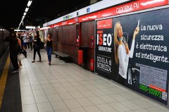 la pubblicità dell'azienda nelle stazioni della metropolitana di milano