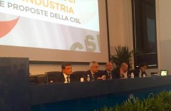 da sx: il ministro Calenda , il giornalista Di Vico, il presidente di confindustria Boccia