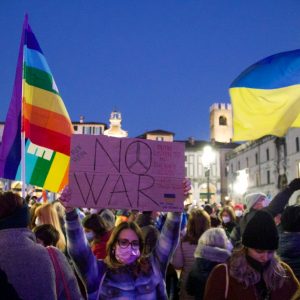 Migliaia di bresciani in Piazza Loggia per la pace in Ucraina