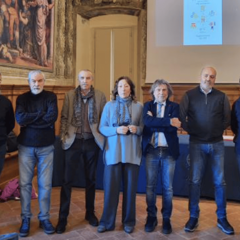 Anziani a Brescia, tra problemi economici e difficoltà con il digitale